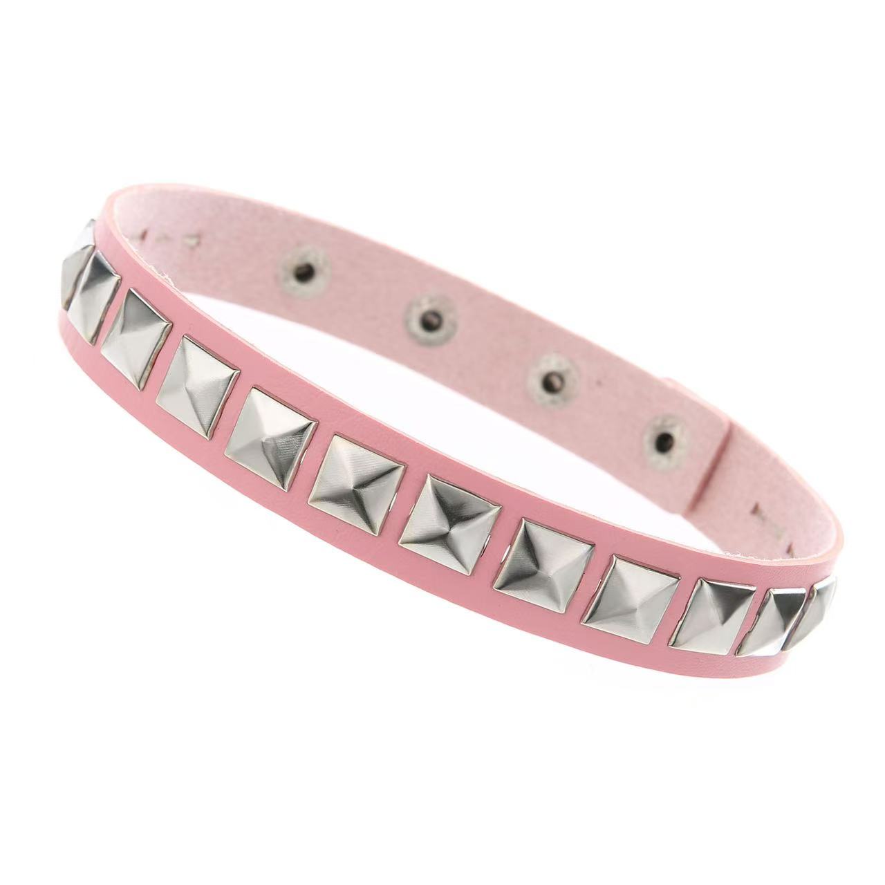 Punk Mode Persönlichkeit Trend Quadratischer Nietenkragen PU-Leder Kragen Halskette Geeignet für Valentinstagsgeschenk beige