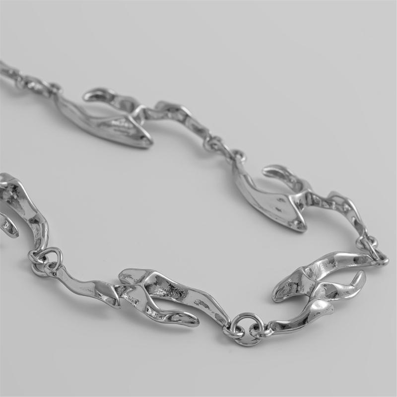 Irregular Wavy Chain Necklace Adjustable Length Neckchain Unisex Choker Ornament Trendy Accessory for Fashion Lovers