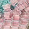 10 Stück Mini Macaronfarbene Kunststoff-Aufbewahrungskörbe mit Griffen Vielseitiger Organizer für Zuhause, Partys, Geschenke und Einkaufswagen, Regalkorb