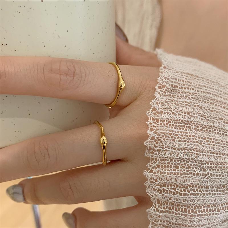 Vintage Gold-Plated Stackable Ring: Personalized Convex Corner with Single Loop - European & American Niche Fashion Style for Women.