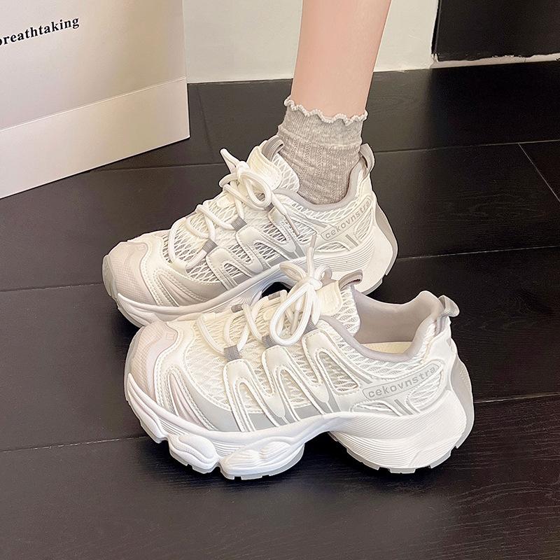 

2025 summer outdoor mesh casual shoes dad shoes women s sports lace-up fashion round head temperament lightweight height-increasing shoes 40 белый