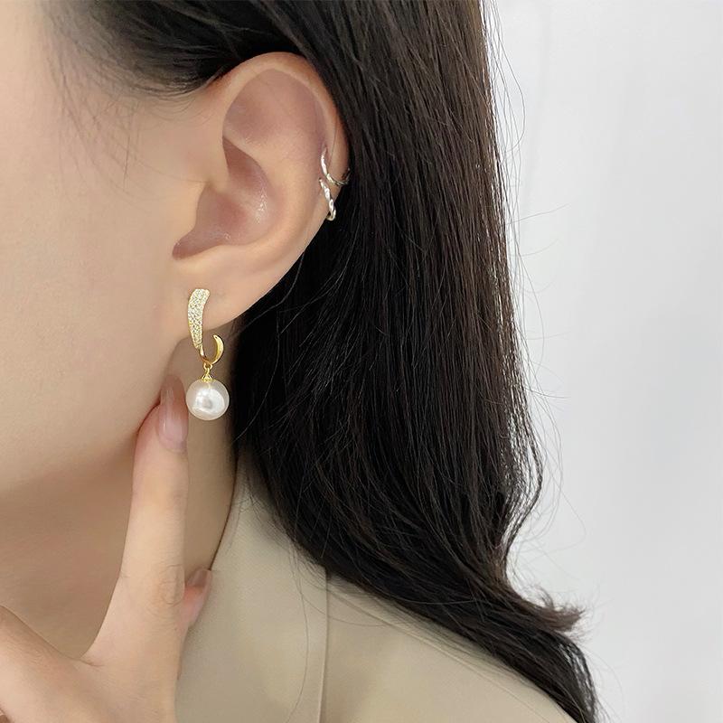 Light Luxury High-end Pearl Earrings Niche Design Fashionable Exquisite Temperament Earrings for Women