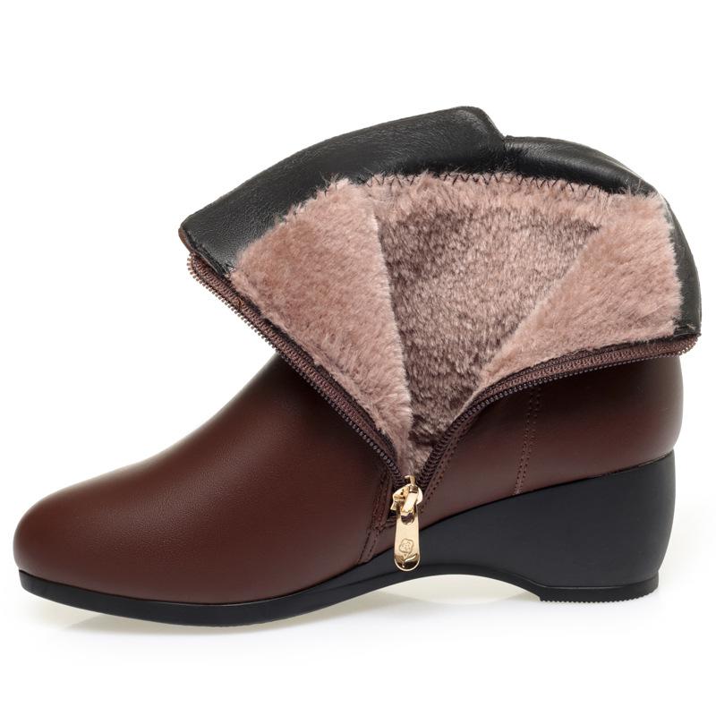 Flat mother shoes cotton shoes, new autumn and winter short boots    and elderly women's shoes velvet leather shoes warm Martin boots