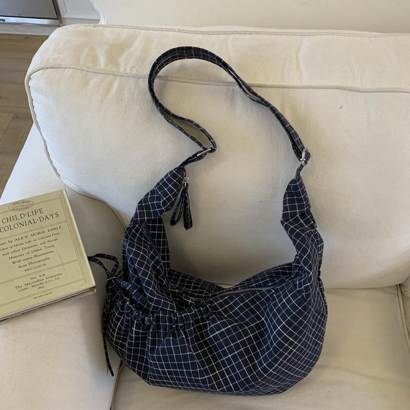 Style Retro Checkered Tote Bag With Lightweight Fabric For Daily Use