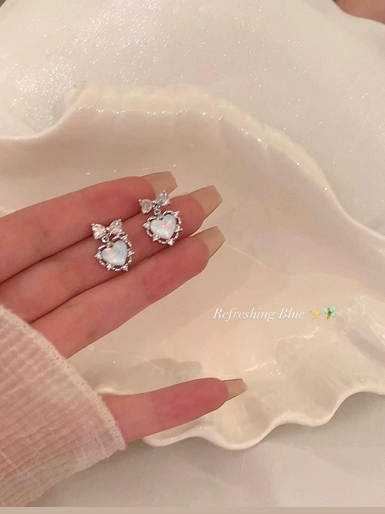 

Милые серьги-бантики с цирконами в корейском стиле: Легкая роскошь, высококлассный дизайн с нежной подвеской-сердечком