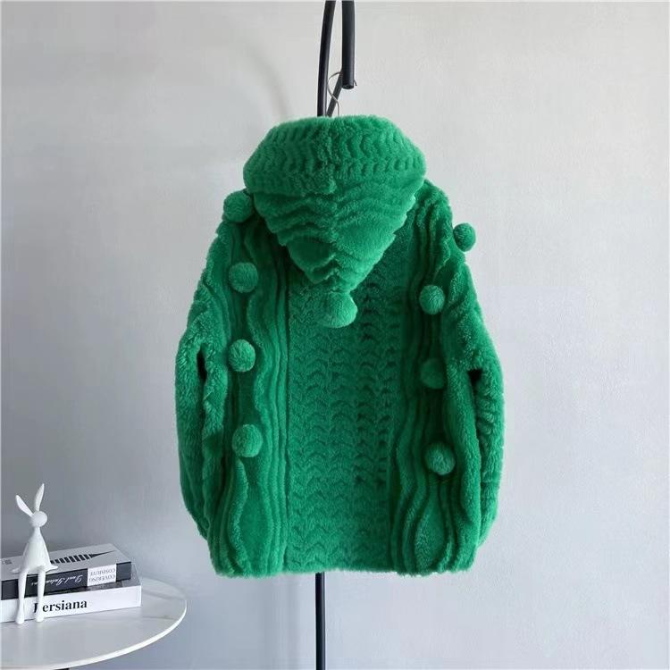 Autumn and winter new lamb wool hooded wool ball sheep shearing medium and long fur young coat thick fur