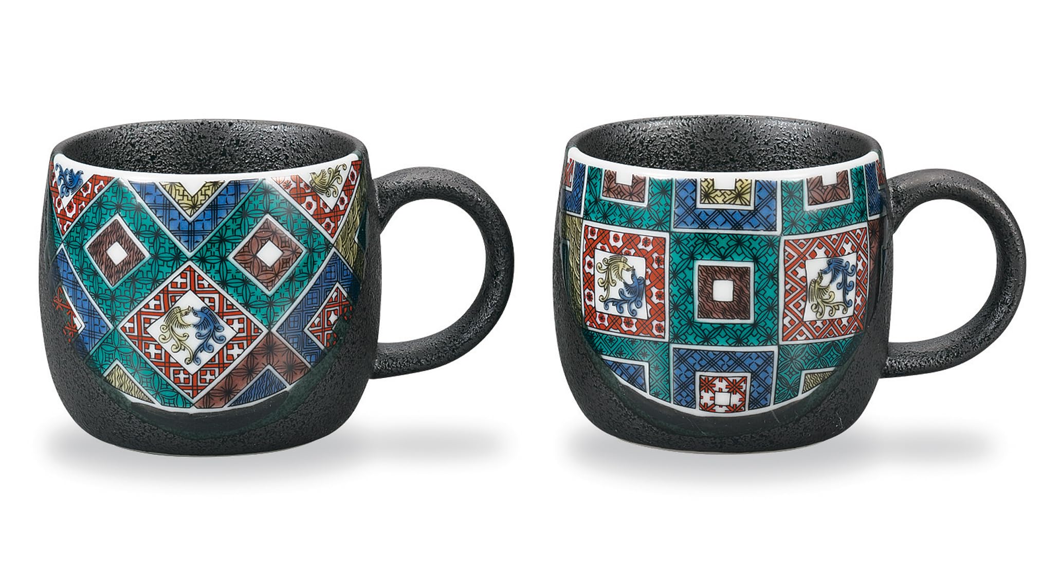 

Kutani Ware Iwataya Pair of Mugs with Stone Pavement Design AP7-0866
