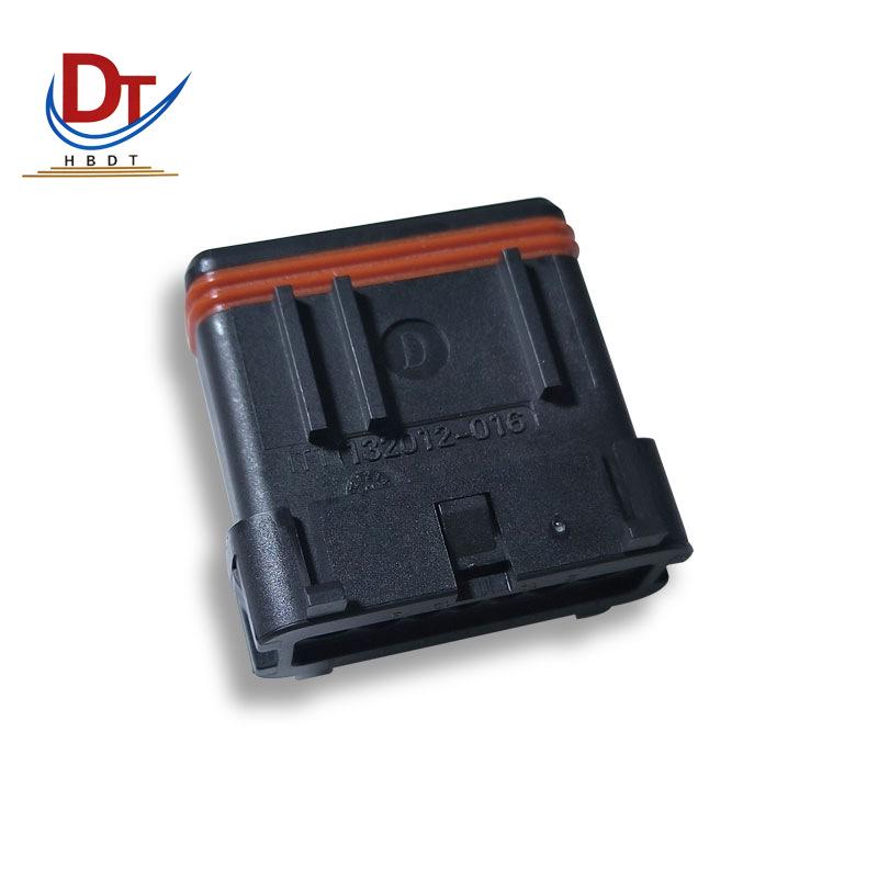 12-Pin Plastic Automotive Wiring Harness Connector
