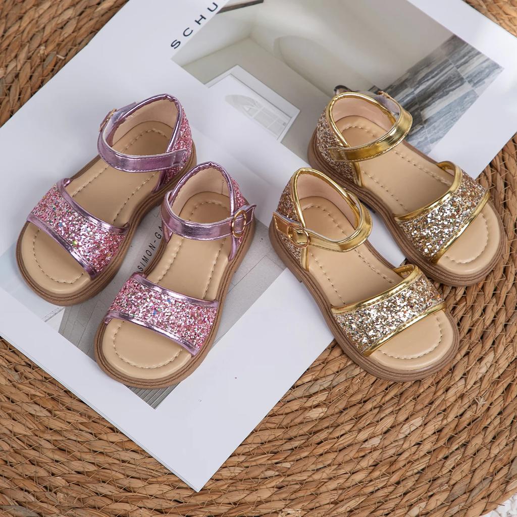 Dziecięce Księżniczki Płaskie Buty Dziewczęce Letnie Sandały z Błyszczącymi Cekinami 2024 Nowa Moda Dziecięca Wszechstronne Buty Plażowe na Wakacje