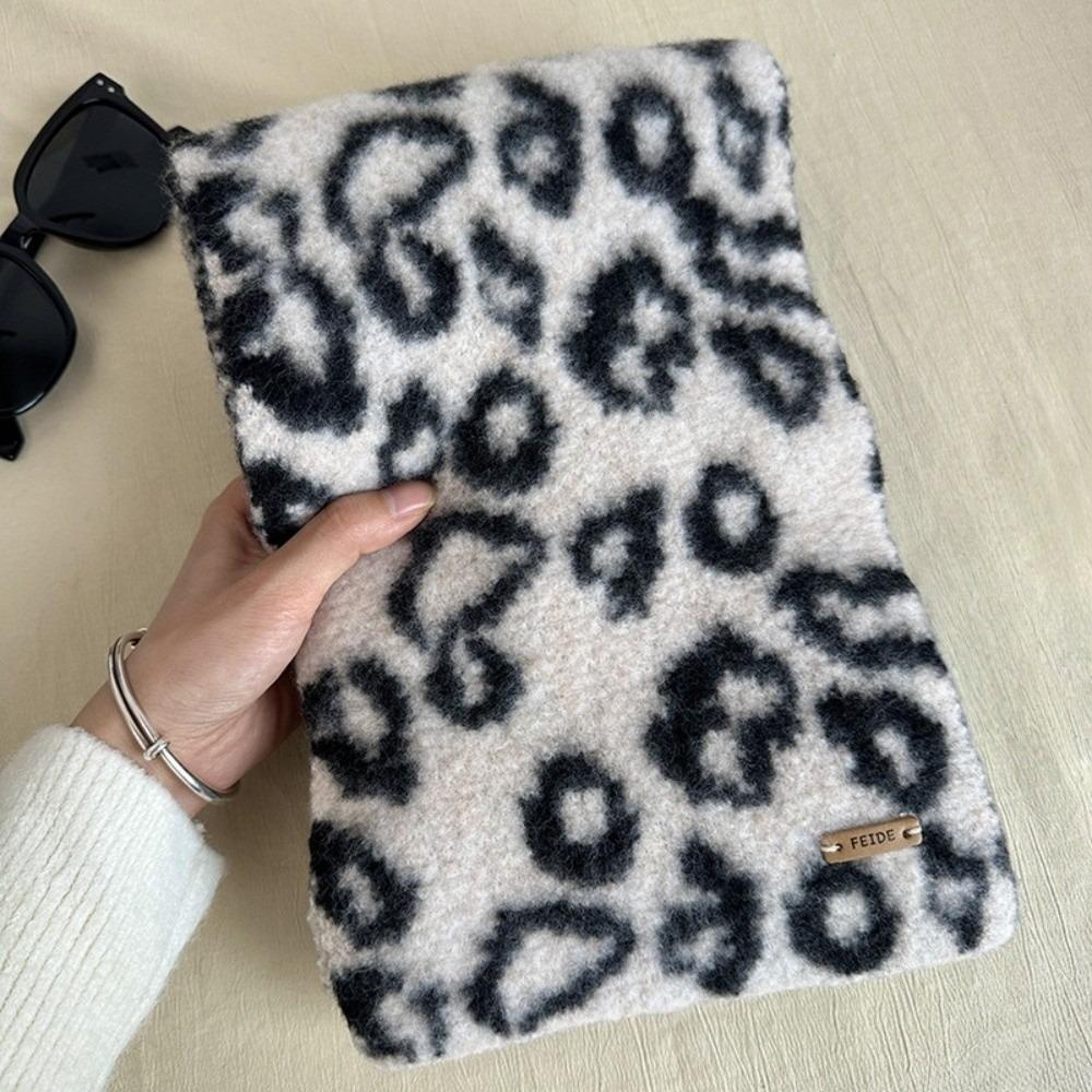 Lightweight Leopard Print Scarf Cashmere Blend Winter Shawl Trendy Imitation Wool Scarf  Unisex