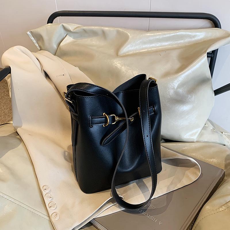 Premium commuter bag women's 2025 autumn tide fashion retro versatile shoulder bag large capacity tote bag