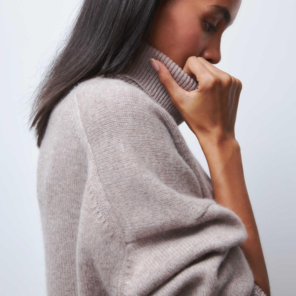 IHUASU Women's Fashion Casual Solid Colour Autumn and Winter Long Sleeve High Neck Loose Sweater