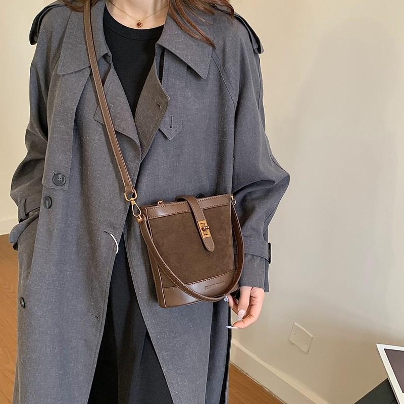 Autumn and Winter Women's Bags Retro Casual Bucket Bags High-end Leopard Print Portable Small Bags Fashionable Shoulder Messenger Bags