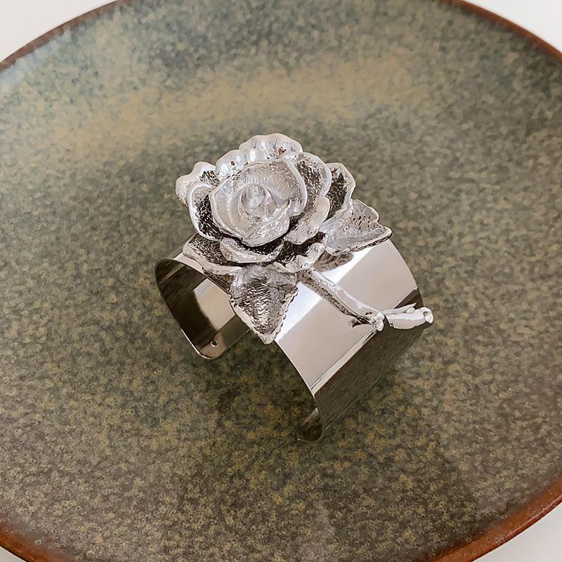 

Женский минималистичный браслет высокого класса с неровной вогнутой формой: Европейский и американский нишевый холодный стиль браслет