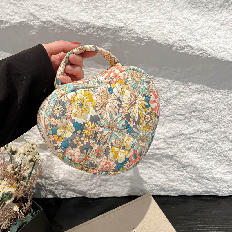 Large Capacity Quilted Cotton Floral Travel Bag