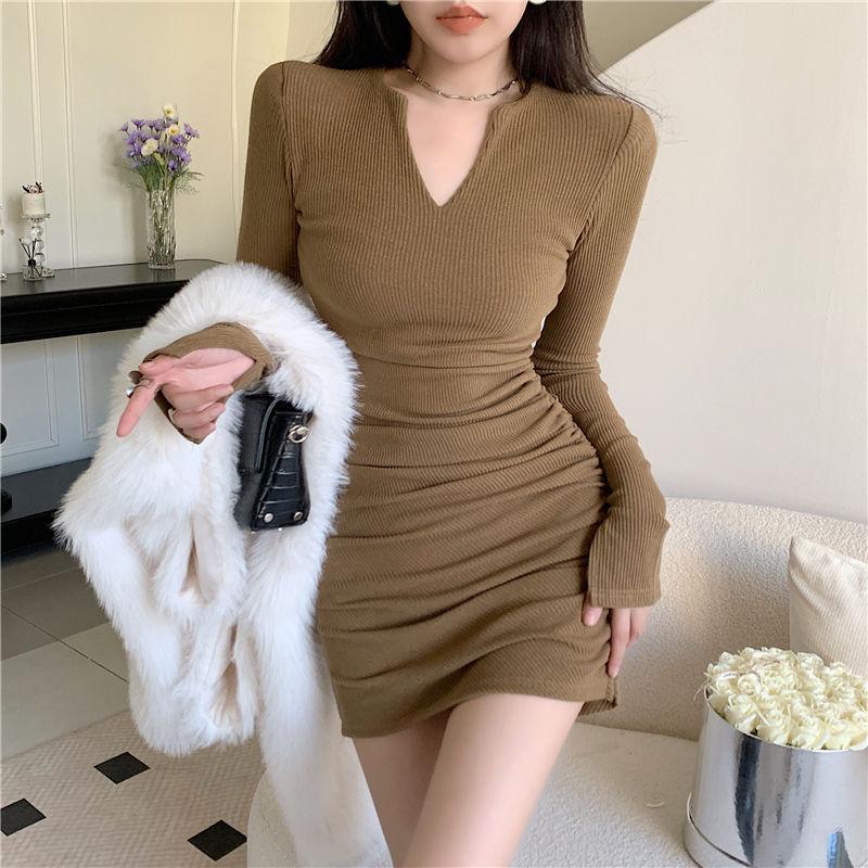 Autumn high-end women's clothing cold wind Spice girl pure desire V-neck hip-wrapped dress, small waist and thin short skirt