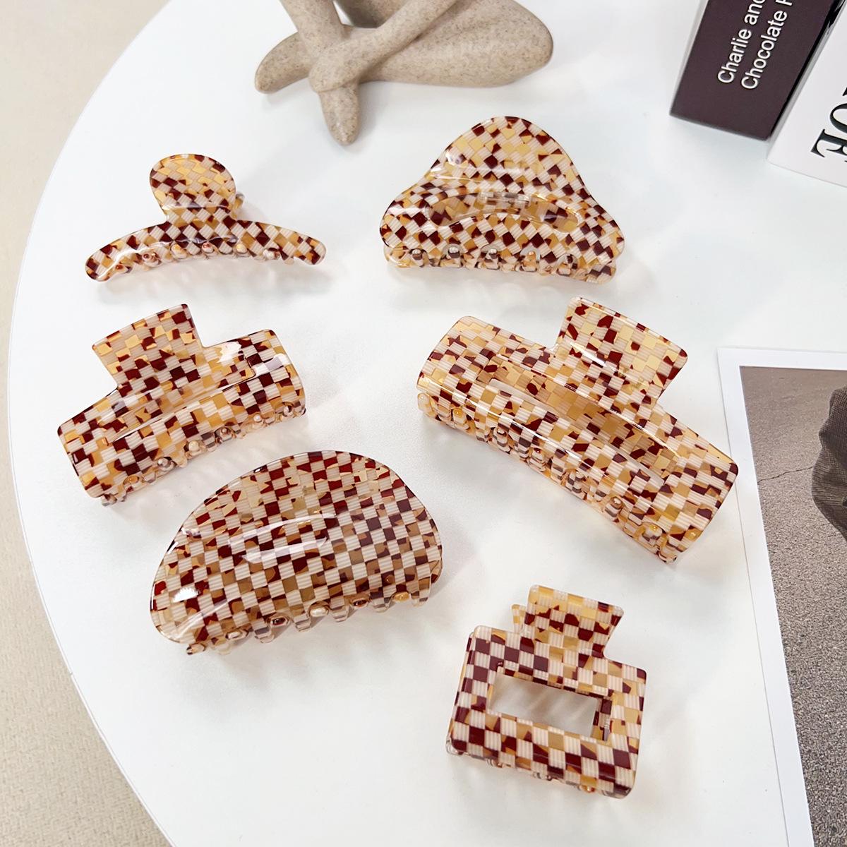 

Bofeiya Retro Plaid Acetate Updo Claw Clip - Versatile Hair Accessory Manufacturer Direct Sale