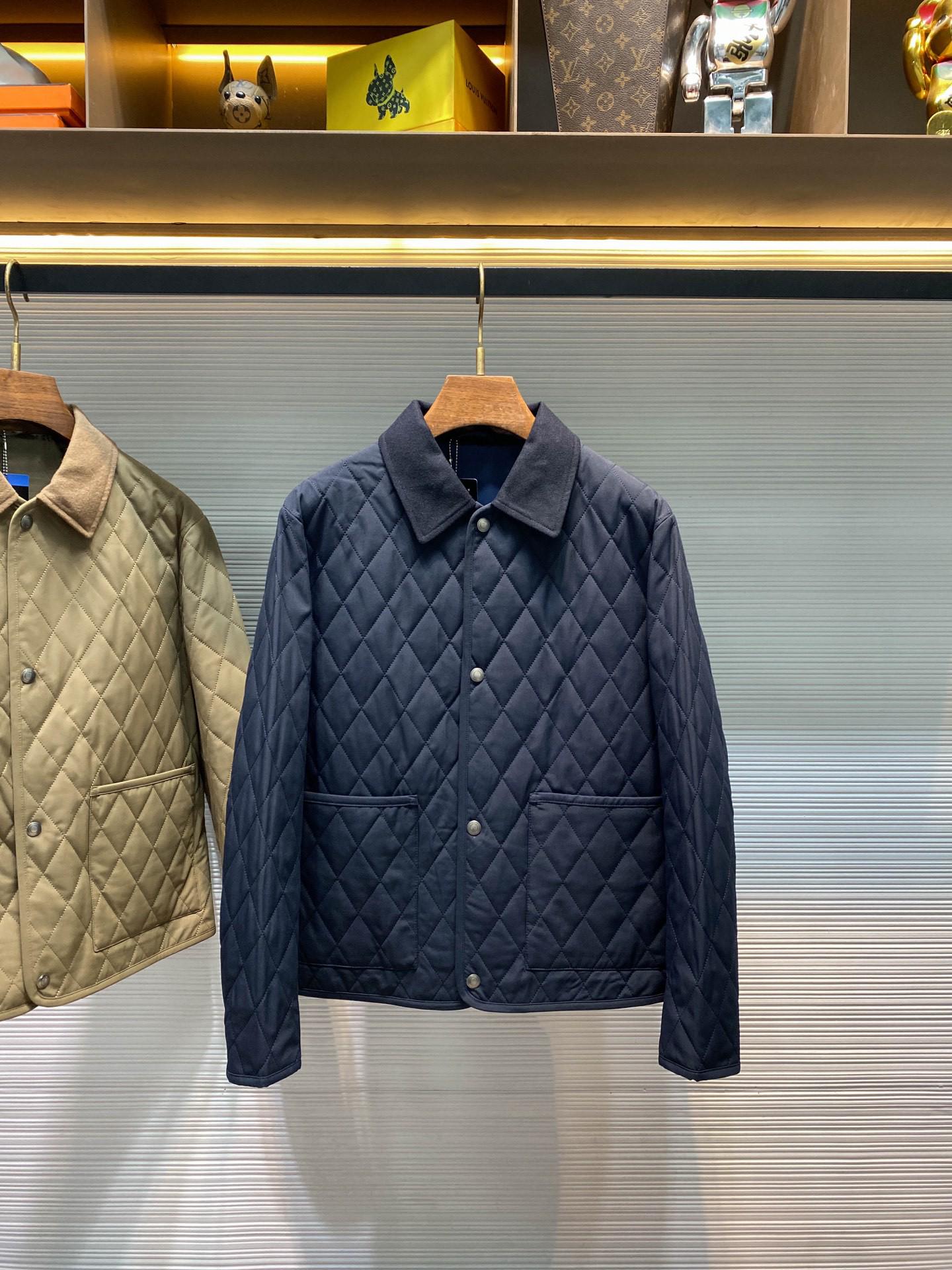 

LP Men s Lightweight Cotton Jacket: Warm, Stylish, Mature Old Money Lapel Design for Business Casual Wear. Medium темно-синього кольору