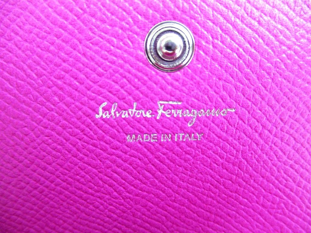 Authentic Salvatore Ferragamo Gancini Silver H/W Pink Leather Business Card Holder #b286  Open Box