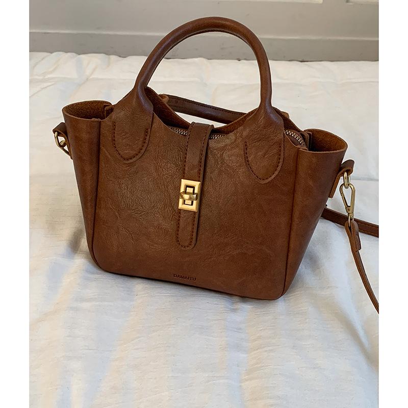 

Retro niche portable vegetable basket bag women s 2025 new trendy fashion Korean small tote bag simple messenger bag коричневый