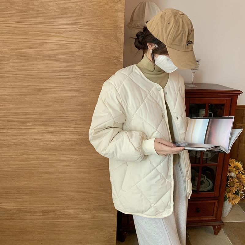 In Autumn and Winter, The New Korean Version of Cotton-padded Jacket Women's Thin Short Diamond Lattice Loose Round Neck Cotton-padded Jacket Coat.