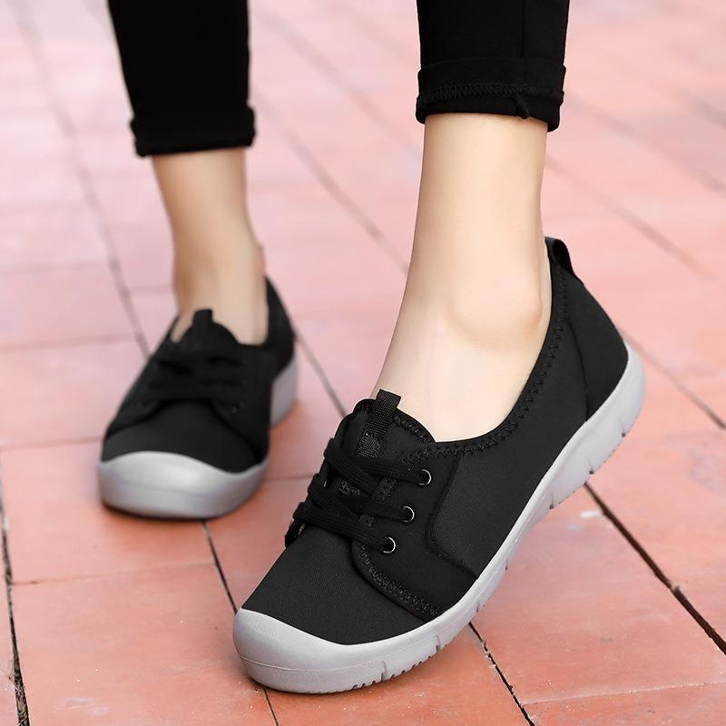 Large Size Women's Shoes Middle-aged and Elderly Casual Shoes Breathable Flat Bottomed Cloth Shoes Toe Caps Soft Soled Walking Shoes