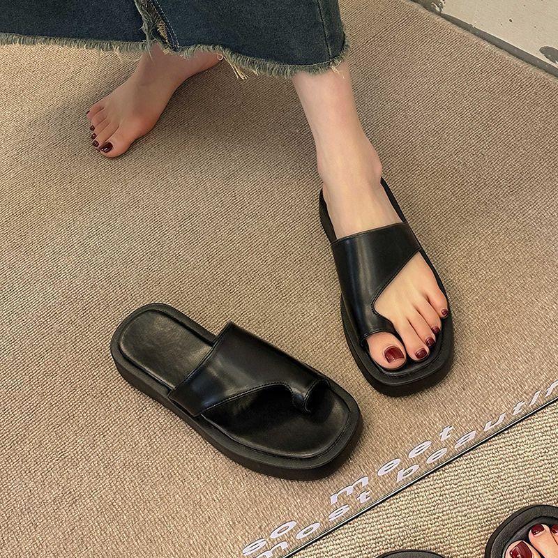 Retro niche platform slippers women's outerwear 2025 autumn new fashion cover toe soft sole comfortable beach sandals