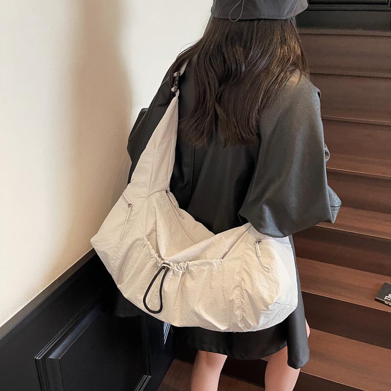 Light Casual Canvas Crossbody Bag Women's Short Trip Large Capacity Tote Bag Student Class Bag Commuter Shoulder Bag