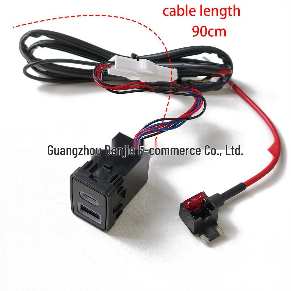 Nissan Sylphy Qashqai QC3.0 Type-C PD Dual Car Charger with Fuse Box
