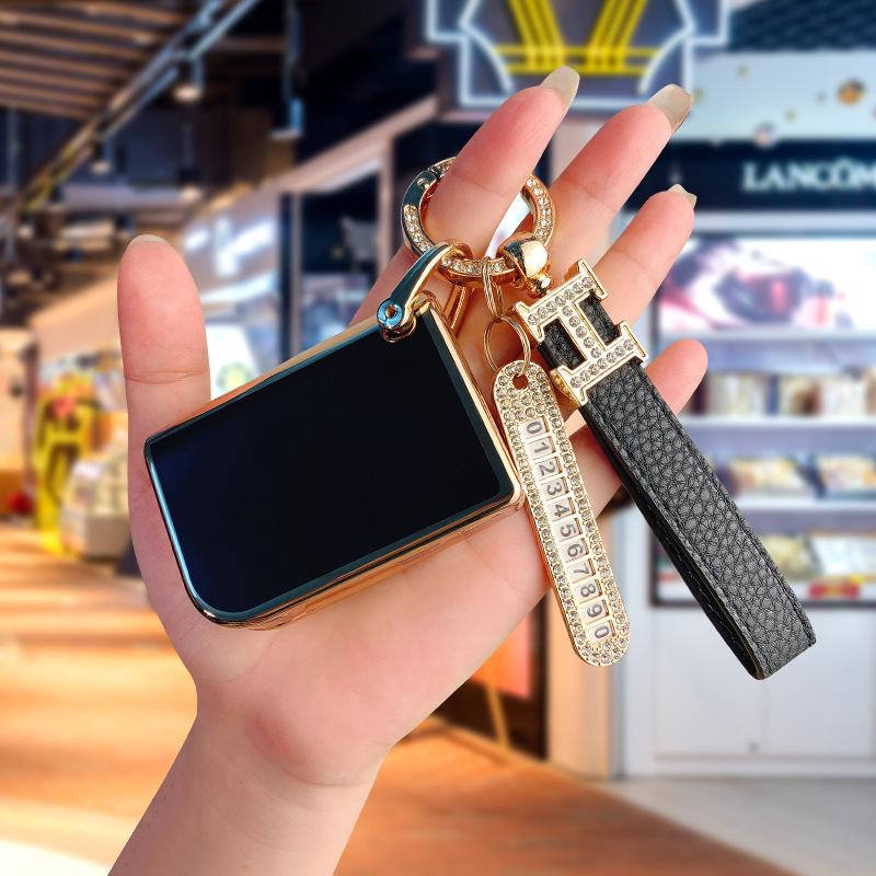 Lynk & Co 06 Key Case 2023: Limited Edition, New Model, Unisex Car Bag with Cute Buckle Shell.