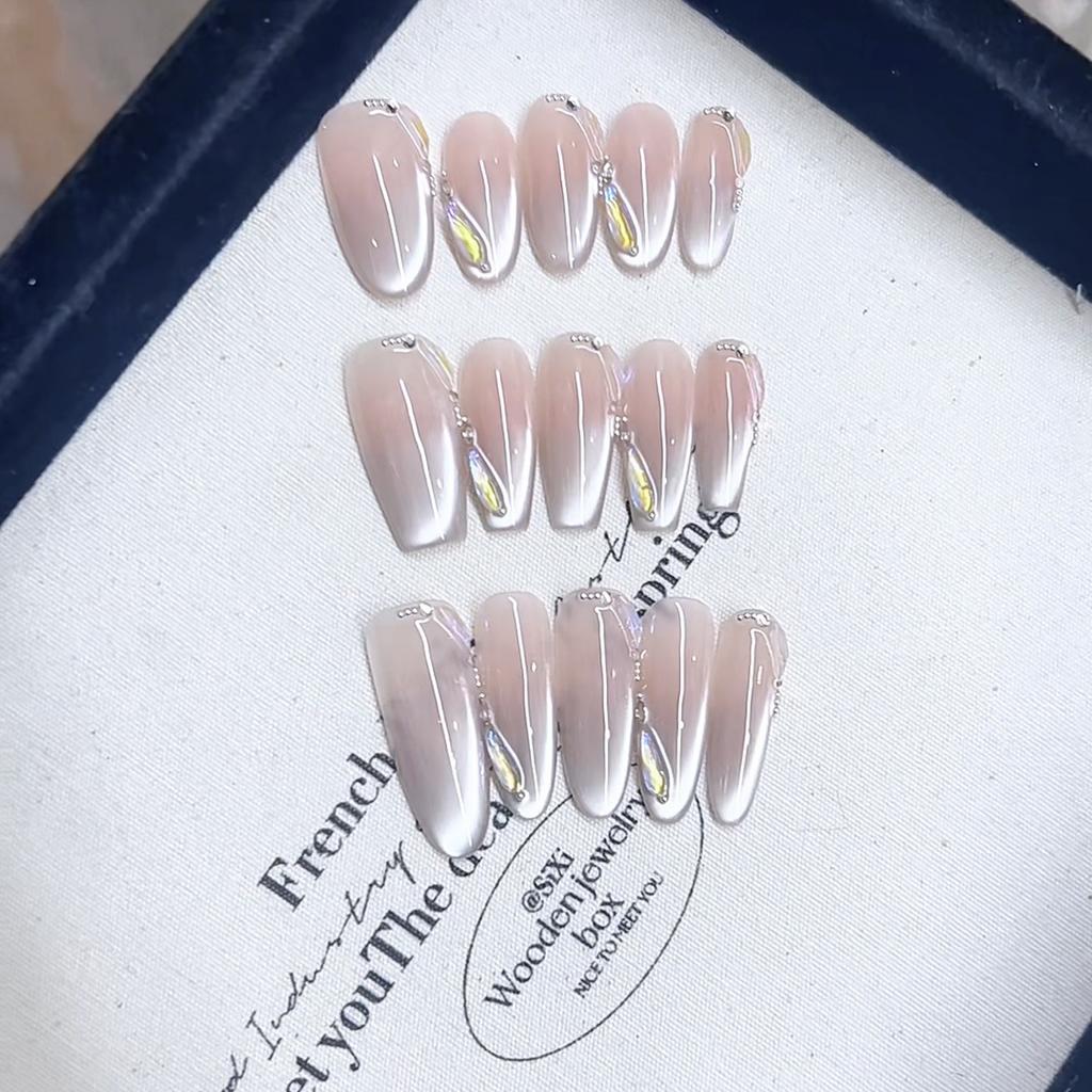 Hand-woven Armor Minimalist White Moonlight Three-dimensional Zircon Light Metering Cat Eye Pure Temperament Manicure Sticker
