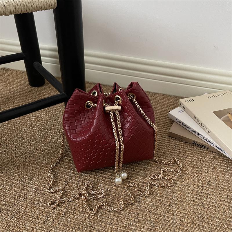 Fashion Woven Elegant Chain Bag for Women, Bucket Bag, Casual and High-end Single Shoulder Crossbody Bag