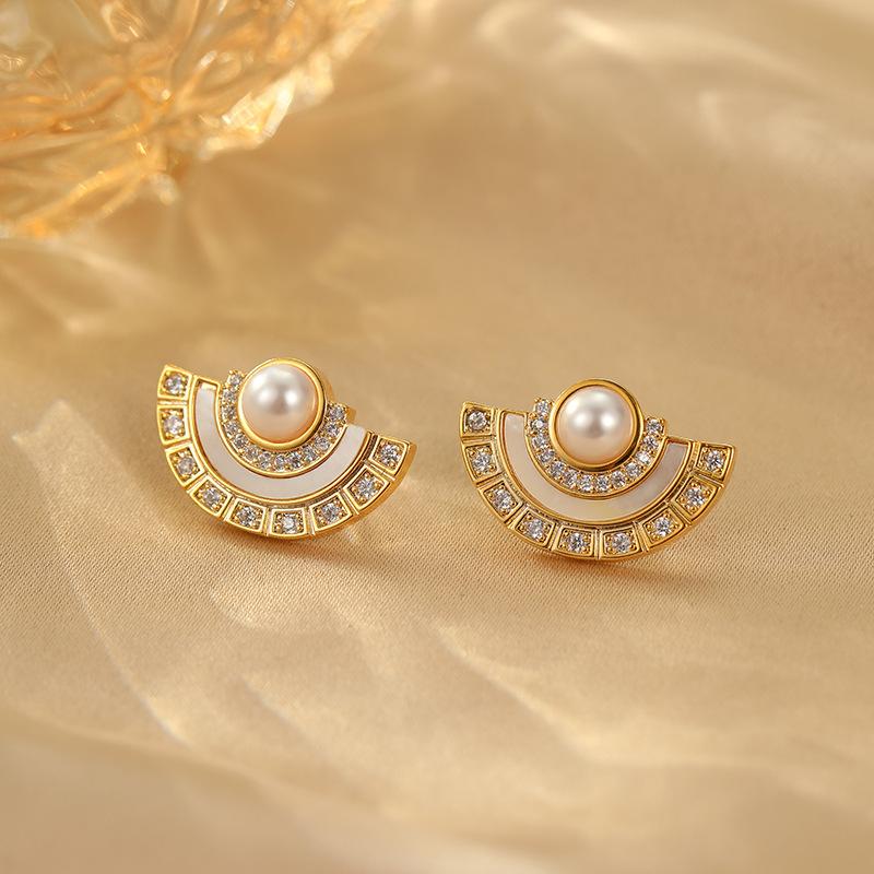 Natural Shell Earrings Women'S Retro Pearls Medieval Vintage Stud Earrings Semi-Round Exaggerated Personality High-End Earrings