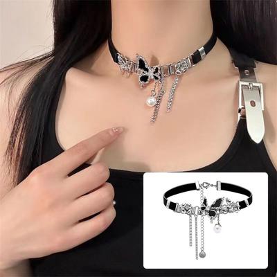 Κολιέ και μενταγιόν – Chokers