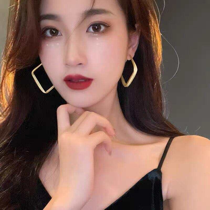 Square-shaped Earrings for Women in Summer, Bold Ear Accessories with Unique Design, Small-sized Large Ear Ring