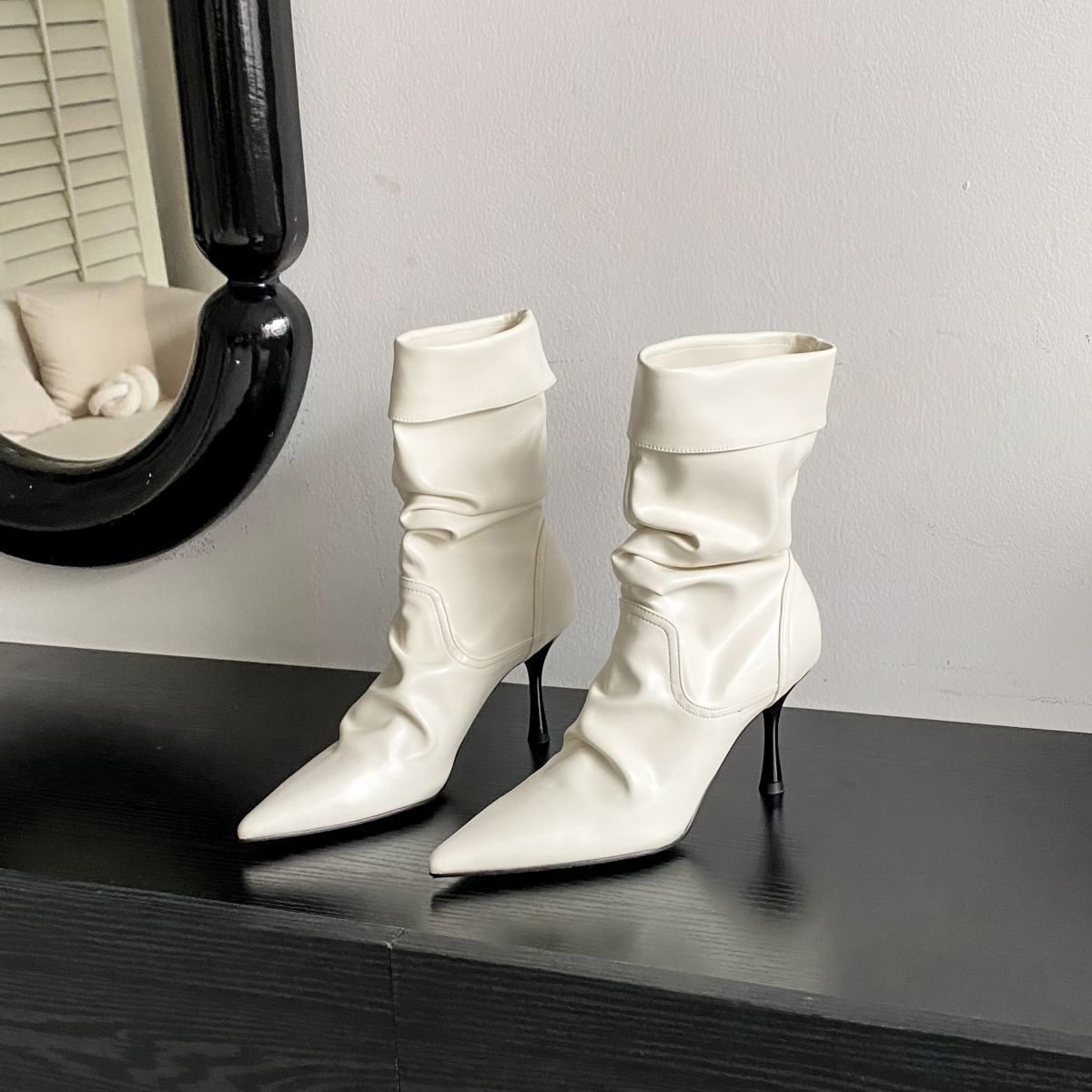 

White temperament pointed pile boots women s 2025 autumn and winter new pleated high-heeled medium boots Spice girls short boots 38