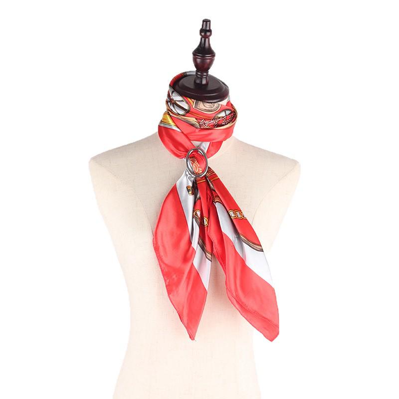 Elegant Gold Oval Scarf Clip: Versatile High-End Buckle for Women