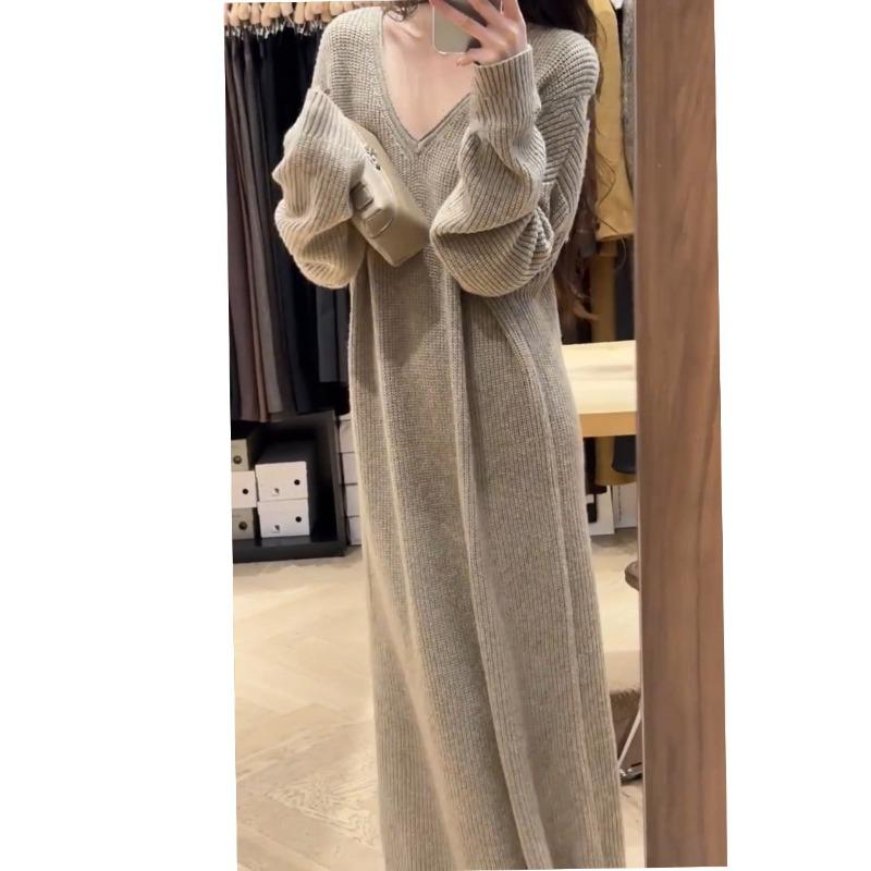 [] Lazy wind v-neck knitted sweater dress autumn and winter new high-end inner long skirt