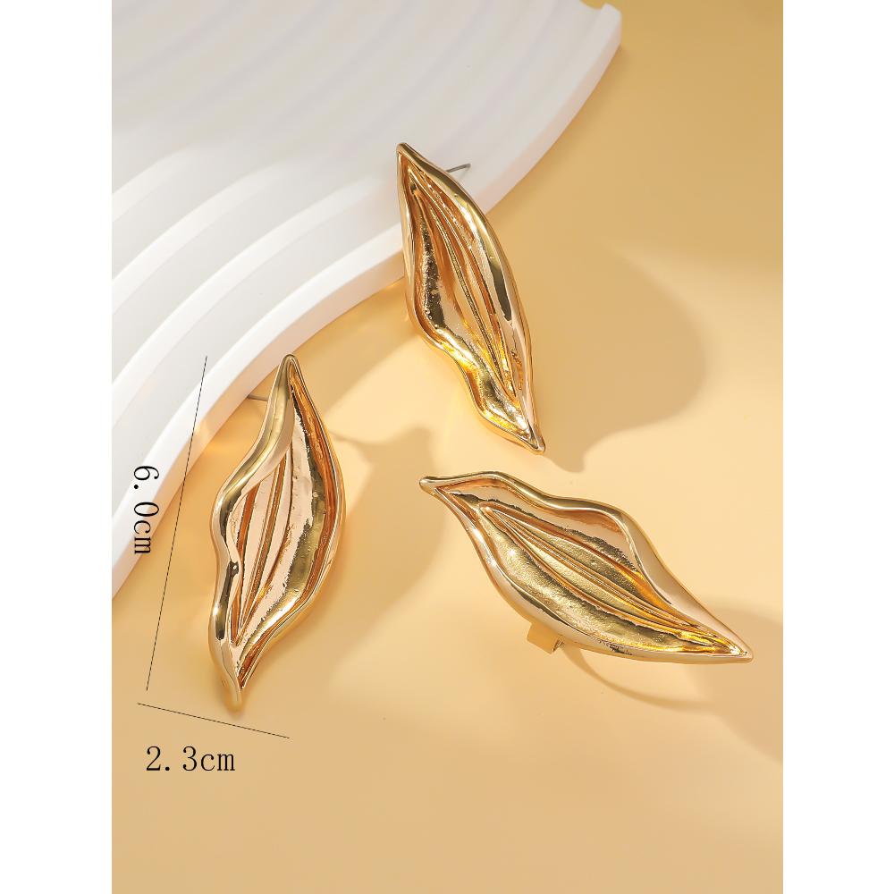 Palace style exaggerated three-dimensional flower alloy pearl retro creative ring earring necklace set
