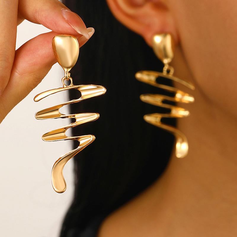

Vintage Long Irregular Snake Shape Drop Earrings for Women Exquisite Geometric Earrings European American Asymmetric Zircon