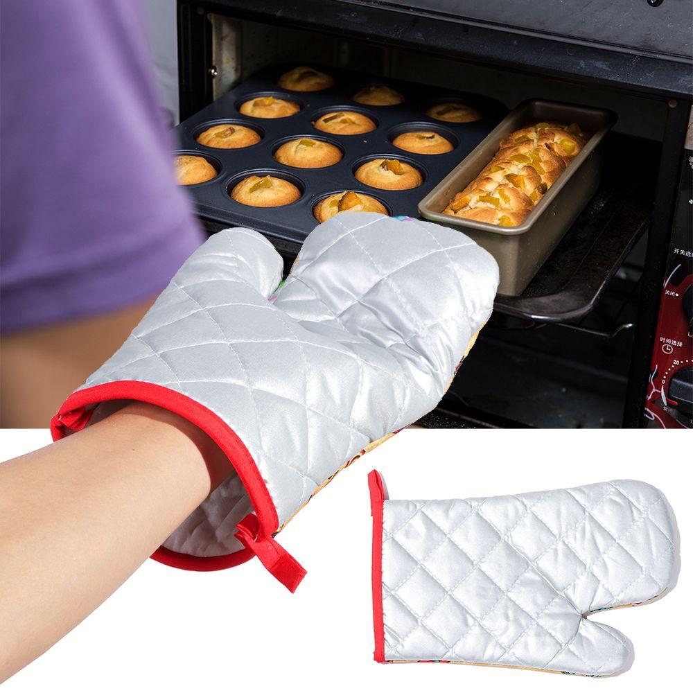 2pcs/set Christmas Baking Santa Claus Kitchen Mat Anti-Hot Pad Microwave Gloves Oven Mitts