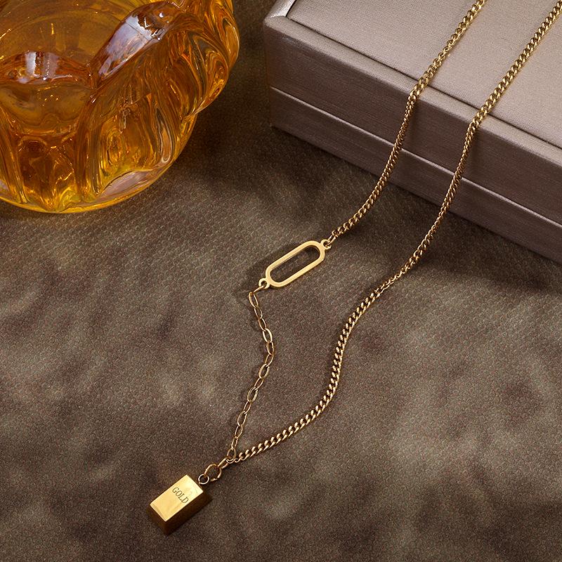 Titanium Steel Luxury Small Square Pendant Necklace for Women - Versatile, Stylish, Non-Fading Jewelry