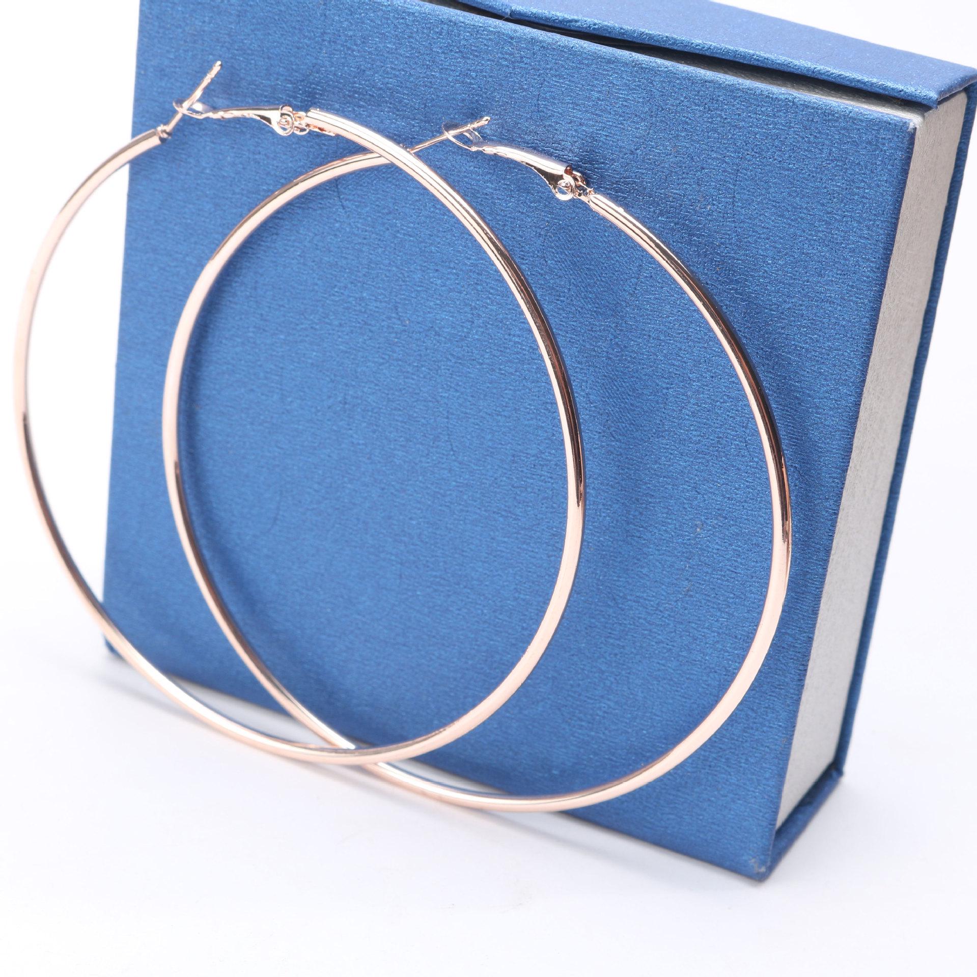 

Trendy Large Gold & Silver Hoop Earrings for Women – Bold, Elegant Design Gold, 90mm