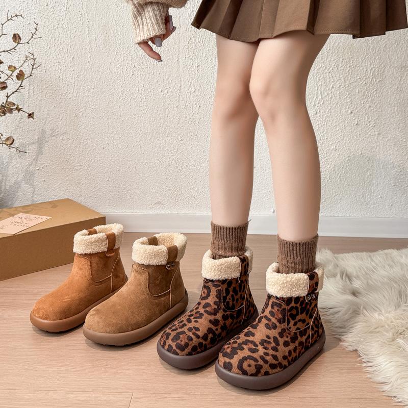 Retro wind velvet short boots warm snow boots women's autumn and winter fashion suede versatile Mori series medium tube flat-bottomed snow boots