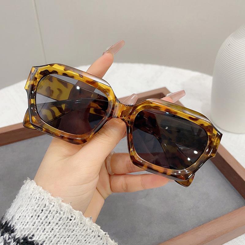 Vintage Square Sunglasses Men Fashion Brand Sunshade Glasses New Women Rectangle Sun Glasses Beach Eyewear UV400 Glasses