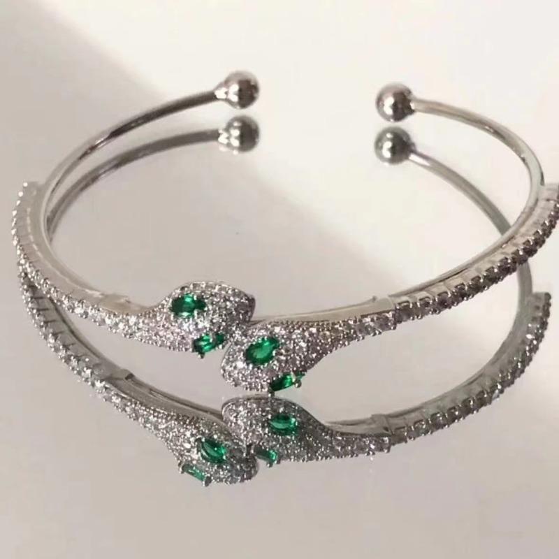The New Spirit Snake Flash Diamond Bracelet Has a Sense of Design, Niche Temperament, Simple High-value and Versatile Retro Bracelet.