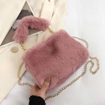 Jednoduchá taška z umelej kožušiny Taška do vedierka s kovovou retiazkou Crossbody kabelka Pre ženy na každodenné bežné použitie Plyšová taška Furry Peňaženka