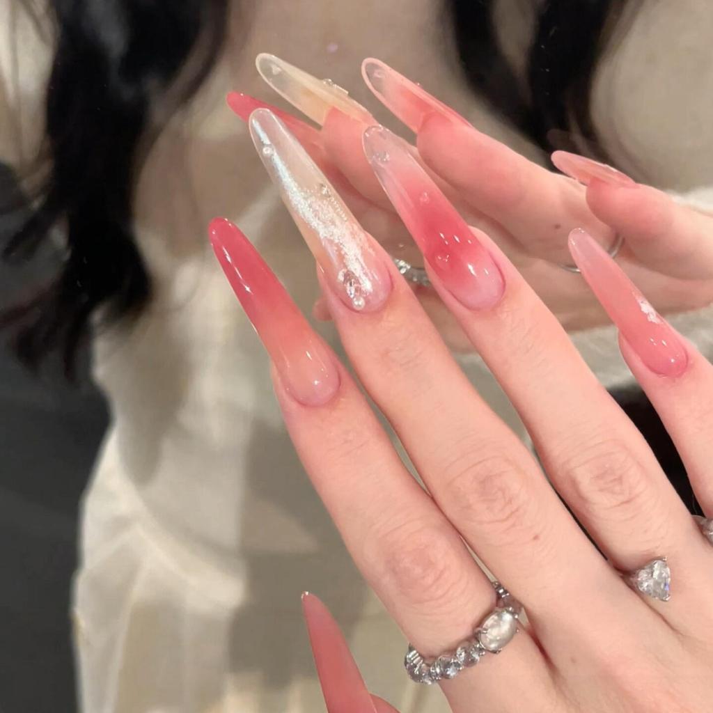 Spring sweet and pure handmade wearing nail temperament medium and long white high-end cat eye manicure fake nail patch