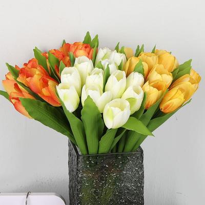 Decoração de casa – Flores e coroas artificiais