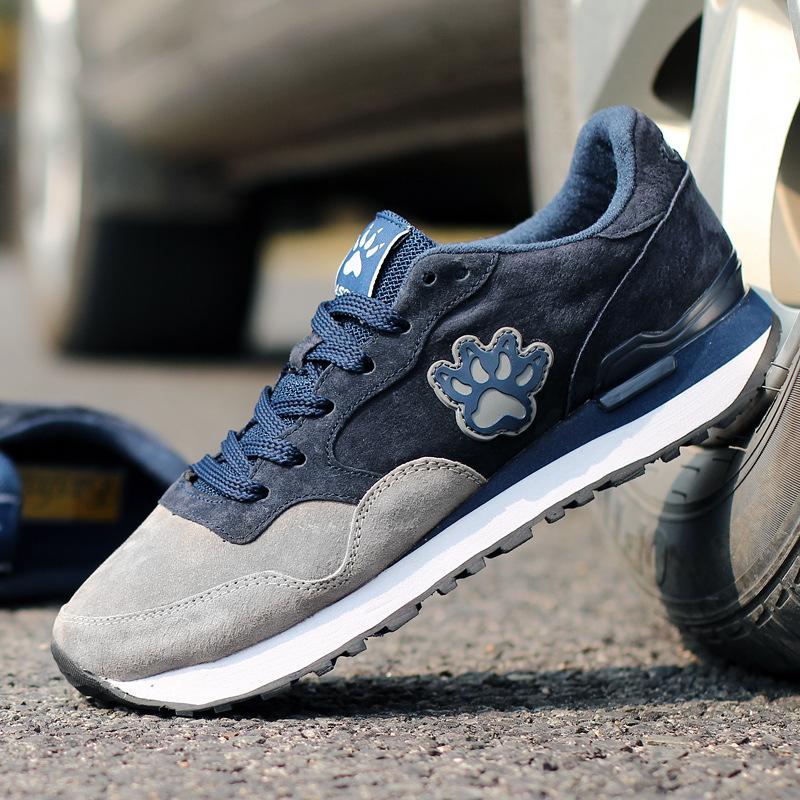 

Spring and Autumn retro running shoes men s sports shoes pigskin jogging shoes casual shoes Forrest Gump shoes travel shoes student shoes board shoes 44 темно-синього кольору